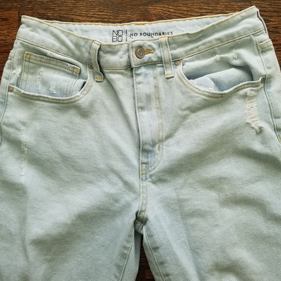 🚫SOLD🚫NoBoundaries ▪︎ Juniors Distressed Jeans - Picture 5 of 15